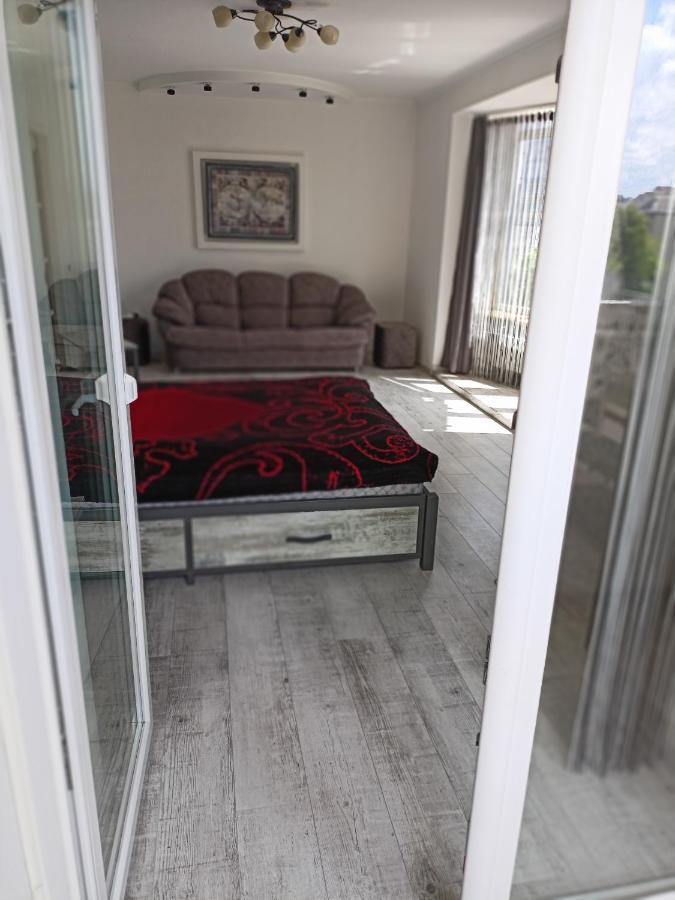 Home In Center With Jacuzzi Iwano-Frankiwsk Exterior foto