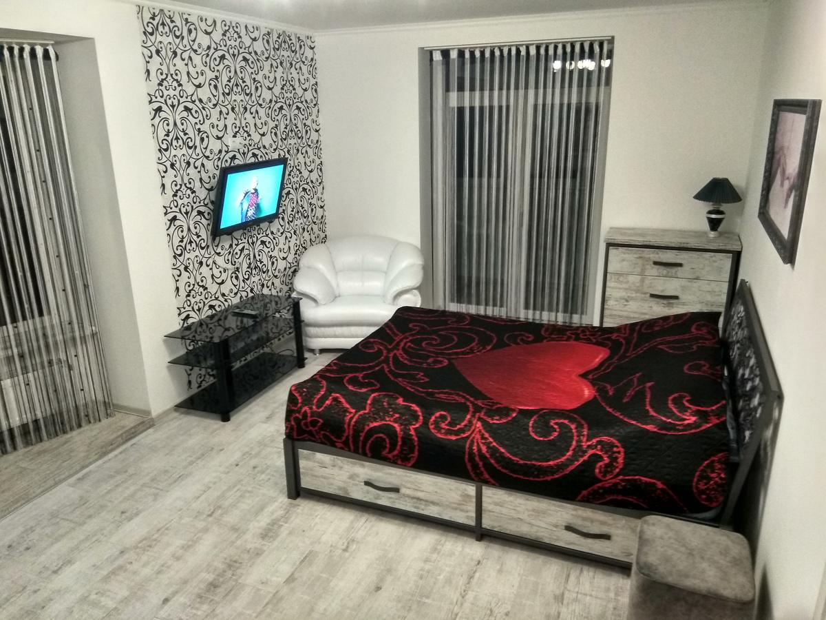 Home In Center With Jacuzzi Iwano-Frankiwsk Exterior foto